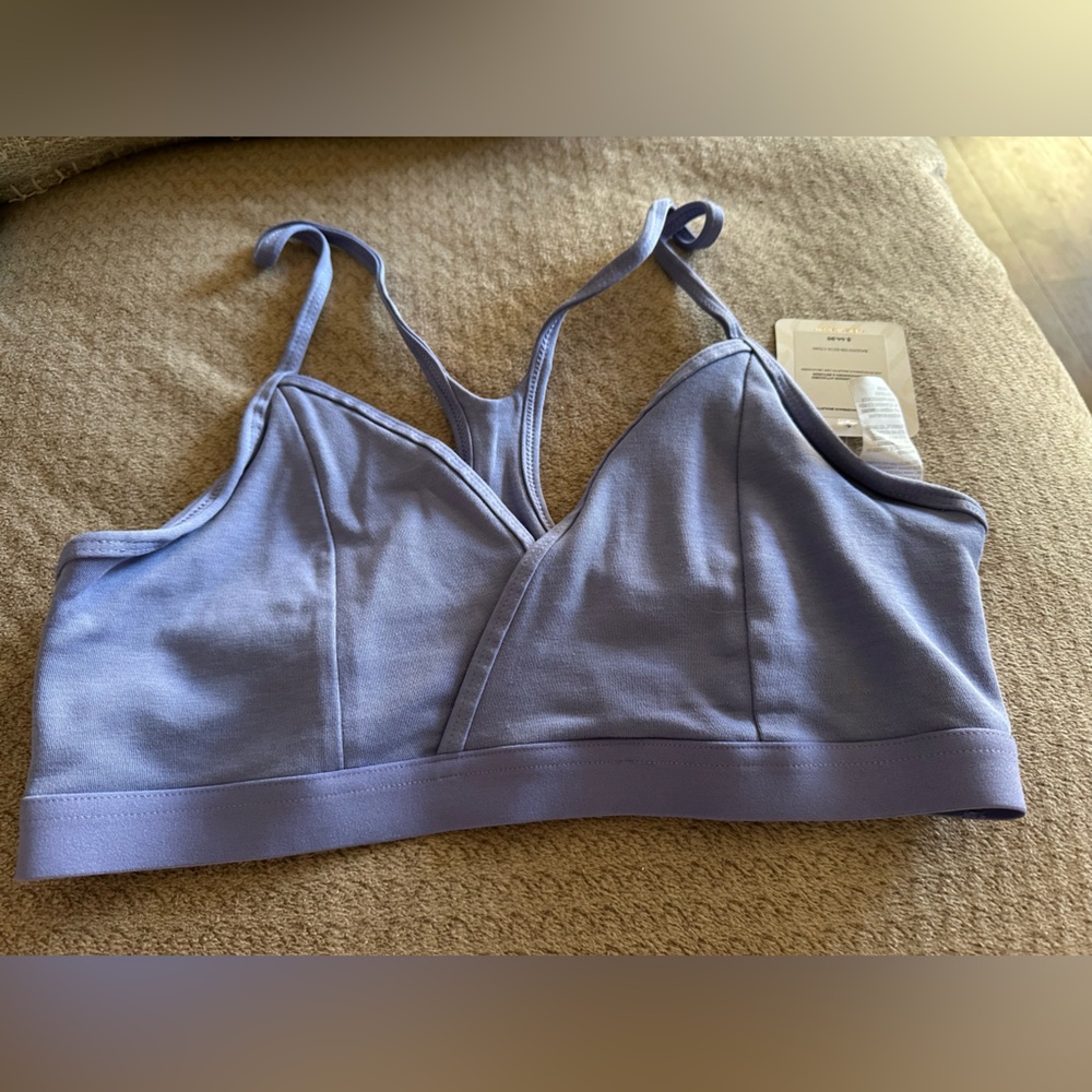 Fabletics sports bra medium NWT